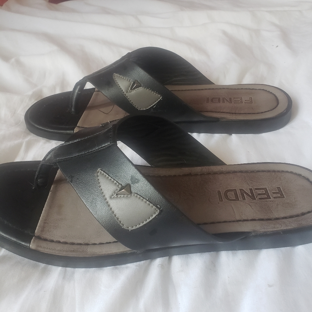 Fendi slippers size10 black